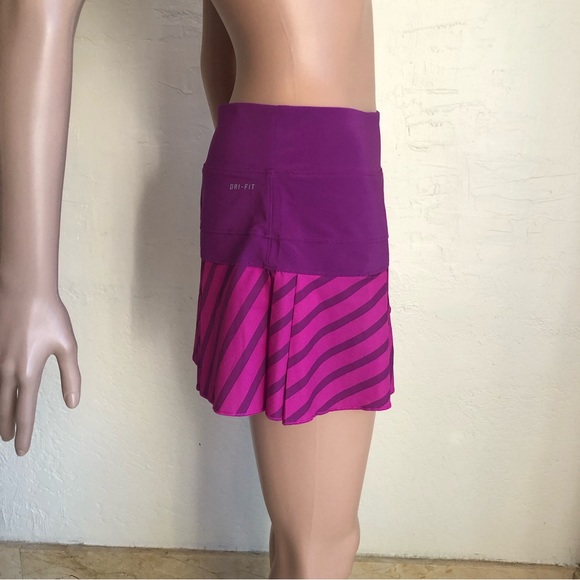 Nike Women's Size M Purple Short Running/Golf Skirt/Skort Dri-Fit Activewear - Picture 4 of 15